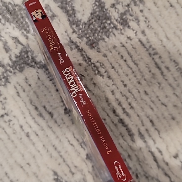 Disney's Mickey's Holiday Collection - Picture 3 of 5